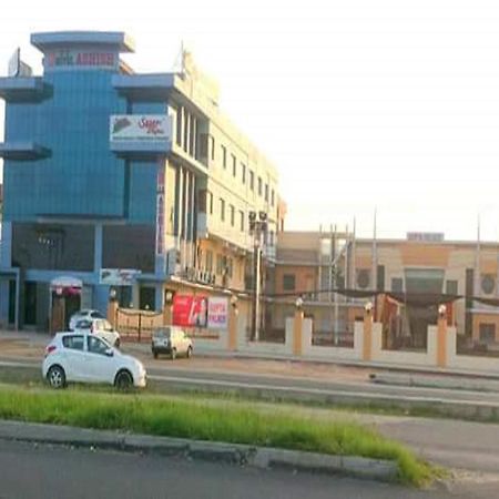 Hotel Ashish Continental Фагвара Экстерьер фото