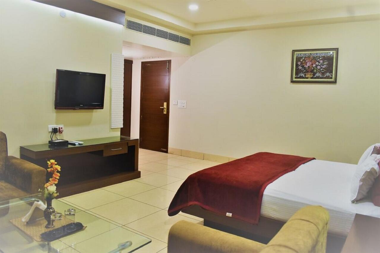 Hotel Ashish Continental Фагвара Экстерьер фото